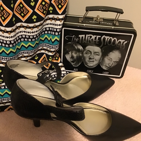 Anne Klein Shoes - NWT Anne Klein, Akfinale, black pumps, size 10 medium , great shoe!